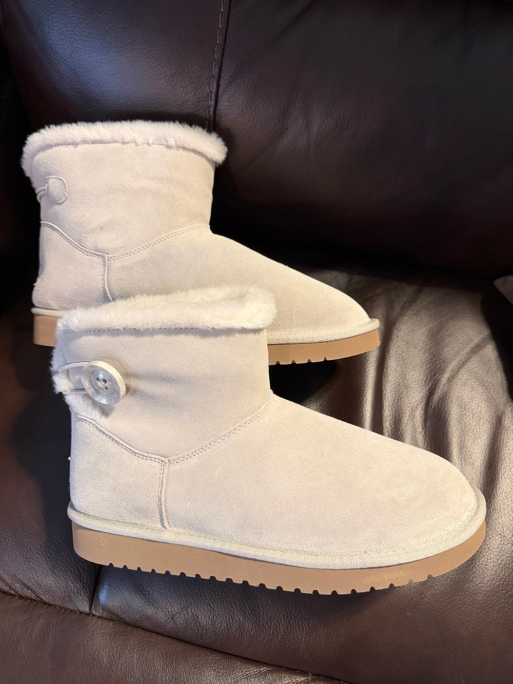 NWOT Koolaburra by UGG Faux Fur Suede Ankle Boots - Cream